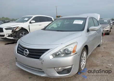 2015 Nissan Altima 2.5/2.5 S/2.5 Sl/2.5 Sv z USA, uszkodzony, nr VIN 1N4AL3AP3FC120431